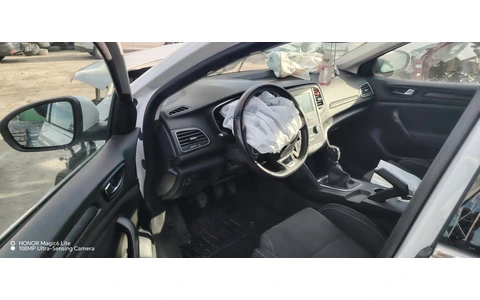 Renault Megane 4 (2016 - 2020) - imagine 6