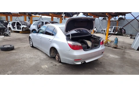 BMW Seria 5 E60/E61 (2003 - 2007) - imagine 3