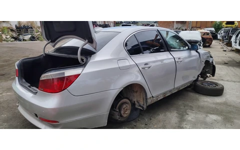 BMW Seria 5 E60/E61 (2003 - 2007) - imagine 4