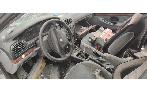 Peugeot 406 1 (facelift) (1999 - 2004) - imagine 4