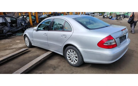 Mercedes Benz E-Class W211/S211 (2002 - 2006) - imagine 1