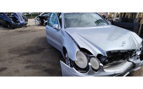 Mercedes Benz E-Class W211/S211 (2002 - 2006) - imagine 3