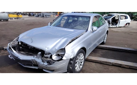 Mercedes Benz E-Class W211/S211 (2002 - 2006) - imagine 4