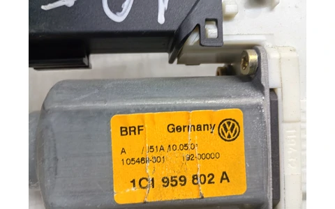 Motoras geam dreapta fata 1C1959802a Volkswagen Golf 4 (1997 - 2006) - imagine 2