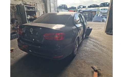 Volkswagen Jetta 6 (2010 - 2014) - imagine 4