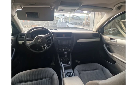 Volkswagen Jetta 6 (2010 - 2014) - imagine 5