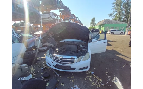 Mercedes Benz E-Class W212 (2009 - 2013) - imagine 3