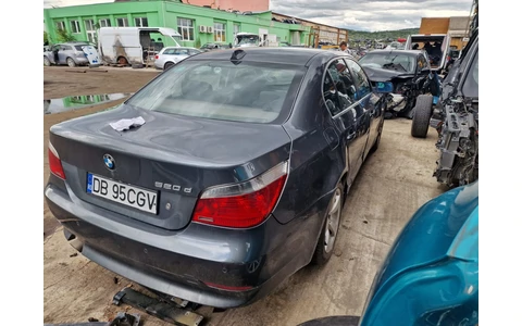 BMW Seria 5 E60/E61 (2003 - 2007) - imagine 4