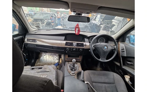 BMW Seria 5 E60/E61 (2003 - 2007) - imagine 5