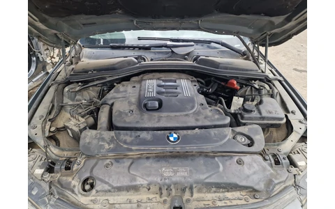 BMW Seria 5 E60/E61 (2003 - 2007) - imagine 6