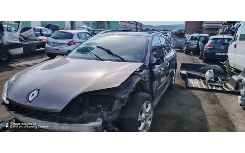 Renault Laguna 3 (2007 - 2011) - imagine 2
