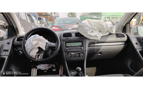 Volkswagen Golf 6 (2008 - 2015) - imagine 3