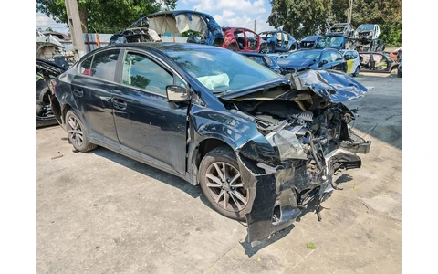 Toyota Avensis 3 T27 (facelift) (2011 - 2015) - imagine 2