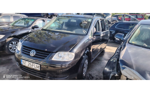 Volkswagen Touran 1 (2003 - 2006) - imagine 1