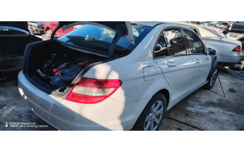 Mercedes Benz C-Class W204/S204 (2007 - 2012) - imagine 4