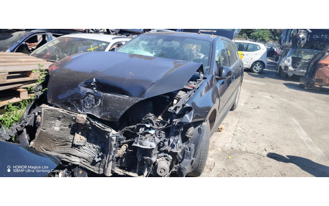 Renault Laguna 3 (facelift) (2011 - 2015) - imagine 2