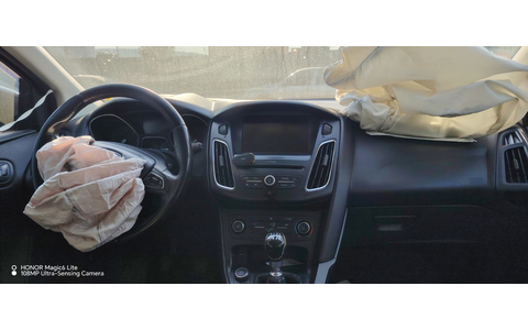 Ford Focus 3 (facelift) (2014 - 2020) - imagine 4