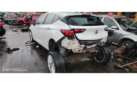 Opel Astra K (2015 - 2020) - imagine 4