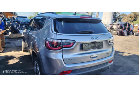 Jeep Compass 2 (2017 - 2021) - imagine 4