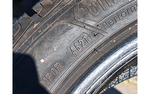 Anvelopa 205/50/R17 Good year Iarna BMW Seria 1 F20/F21 (2011 - 2015) - imagine 4