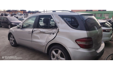 Mercedes Benz ML W164 (2005 - 2008) - imagine 4