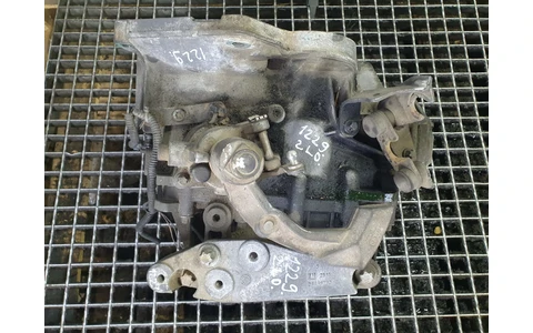 Cutie de viteze manuala 6 trepte 55186620 Opel Astra H (2004 - 2007) - imagine 4