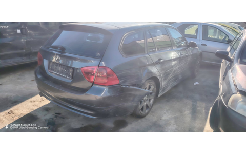 BMW Seria 3 E90 (2004 - 2010) - imagine 4