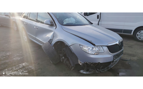 Skoda Superb 2 (facelift) (2013 - 2015) - imagine 2