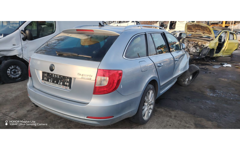 Skoda Superb 2 (facelift) (2013 - 2015) - imagine 3