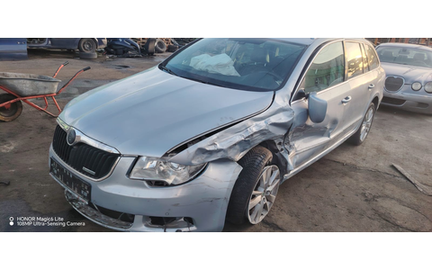 Skoda Superb 2 (facelift) (2013 - 2015) - imagine 1
