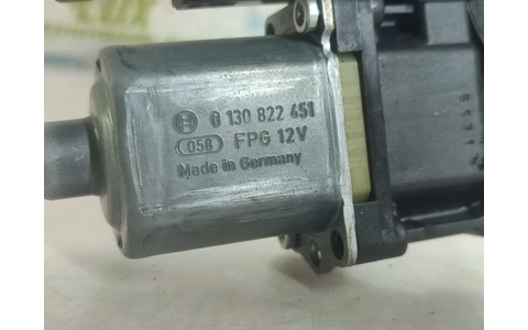 Motoras geam dreapta fata 0130822451 Volkswagen Passat B7 (2010 - 2015) - imagine 3
