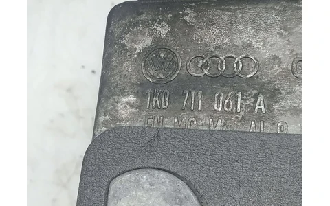 Timonerie manuala 6 trepte 1k0711061A Volkswagen Golf 5 (2003 - 2009) - imagine 3