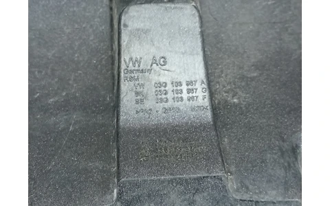 Capac protectie motor 03g103967a Volkswagen Passat B6 (2005 - 2010) - imagine 3