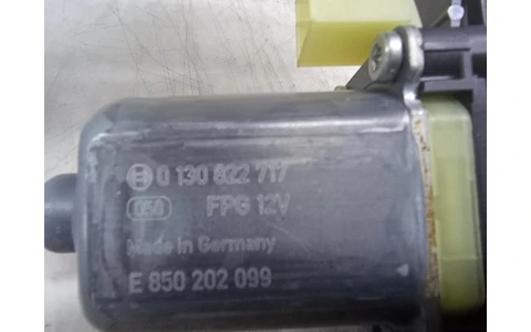 Motoras geam stanga fata 0130822717 Skoda Octavia 3 (facelift) (2017 - 2020) - imagine 3