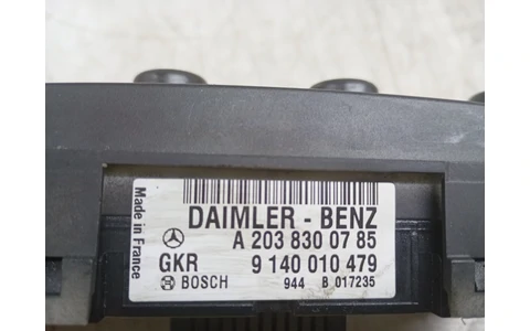Panou clima ac a2038300785 Mercedes Benz C-Class W203 (2000 - 2004) - imagine 3