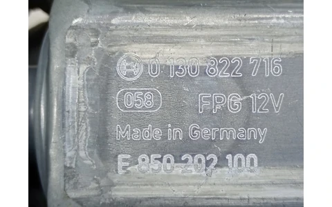 Motoras geam dreapta fata 0130822716 Skoda Octavia 3 (facelift) (2017 - 2020) - imagine 3