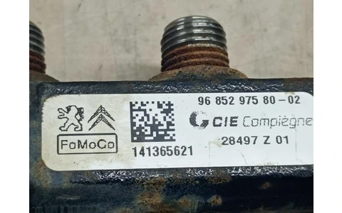 Rampa injectoare 968529758002 Ford Fiesta 6 (facelift) (2013 - 2020) - imagine 3