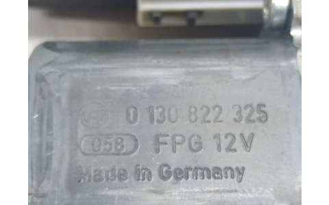 Motoras geam stanga fata 0130822325 Volkswagen Golf 6 (2008 - 2015) - imagine 3