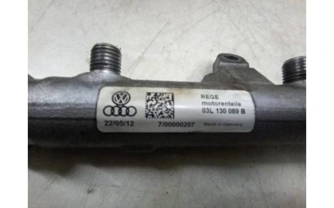 Rampa injectoare 03L130089b Volkswagen Golf 6 (2008 - 2015) - imagine 3