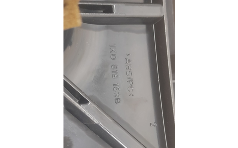 Grila ventilatie bord 1k0819153B Volkswagen Golf 5 (2003 - 2009) - imagine 2