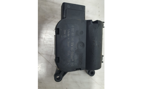 Motoras clapeta mixaj aer 0132801340 Volkswagen Touran 1 (facelift) (2006 - 2010) - imagine 3