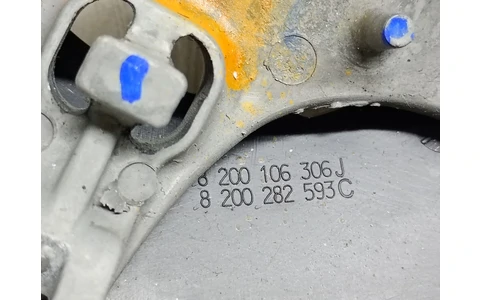 Volan in 3 spite 8200106306j Renault Scenic 2 (facelift) (2006 - 2010) - imagine 3