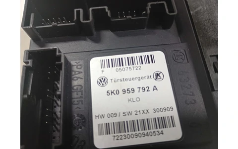 Motoras geam stanga fata 5k0959702c Volkswagen Golf 6 (2008 - 2015) - imagine 3