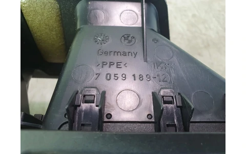 Grila ventilatie bord 7059189 BMW Seria 1 E87 (2004 - 2007) - imagine 2