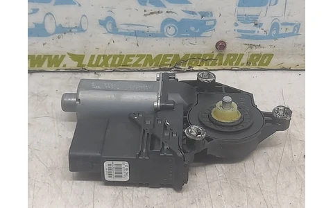 Motoras geam dreapta spate 0130821430 Volkswagen Golf 5 (2003 - 2009) - imagine 3