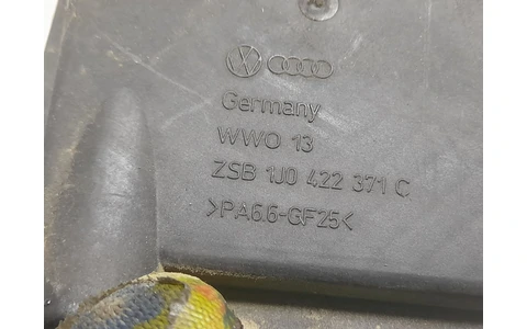 Vas lichid servodirectie 1j0422371c Volkswagen Golf 4 (1997 - 2006) - imagine 3
