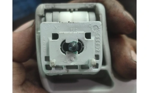 Maner plafon 8p0857607c Audi A6 4F/C6 (2004 - 2008) - imagine 2