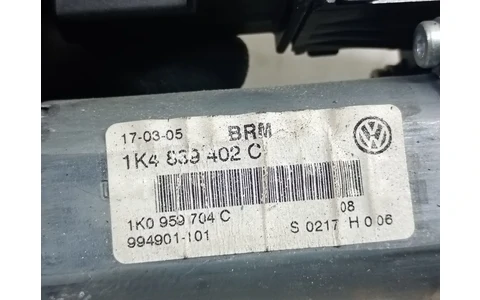 Motoras geam dreapta spate 1k4839402c Volkswagen Golf 5 (2003 - 2009) - imagine 3