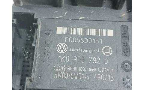 Motoras geam dreapta fata 1T0959702R Volkswagen Golf 5 (2003 - 2009) - imagine 3