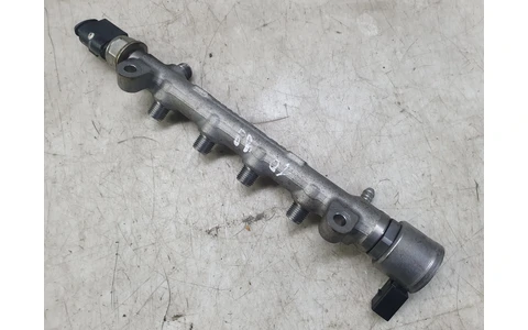 Rampa injectoare 04L089g Audi A4 B9 (2015 - 2020) - imagine 3